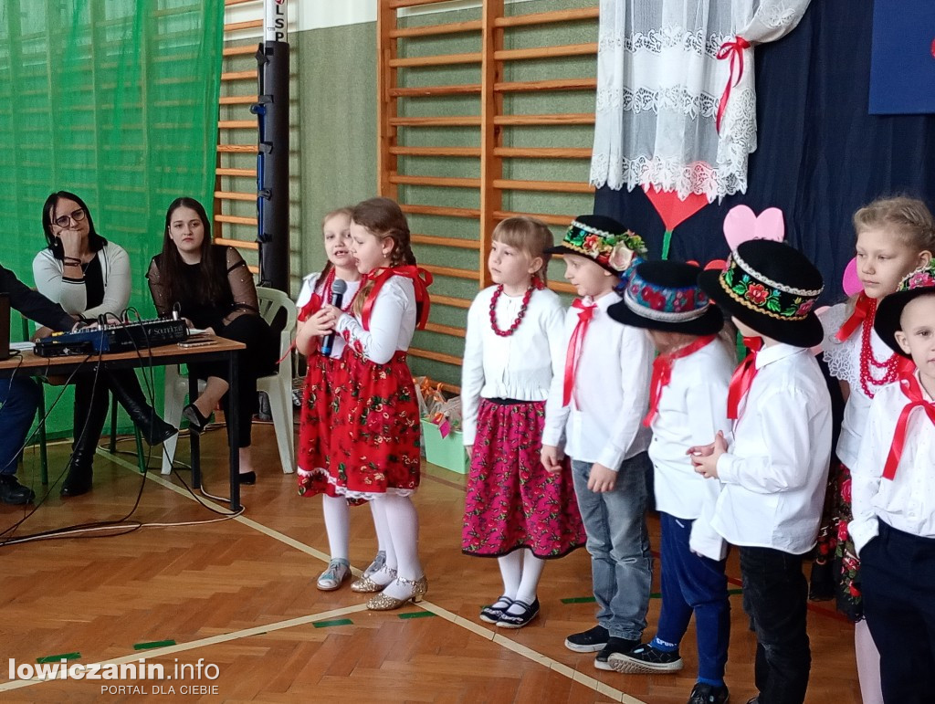 Dzień Babci i Dziadka w szkole w Mąkolicach