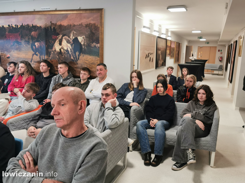 Spotkanie autorskie Mai Mużdżyńskiej w Miejskiej Bibliotece w Łowiczu