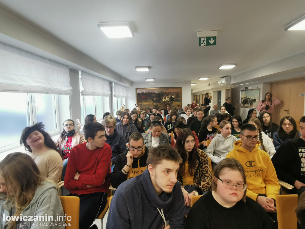 Spotkanie autorskie Mai Mużdżyńskiej w Miejskiej Bibliotece w Łowiczu
