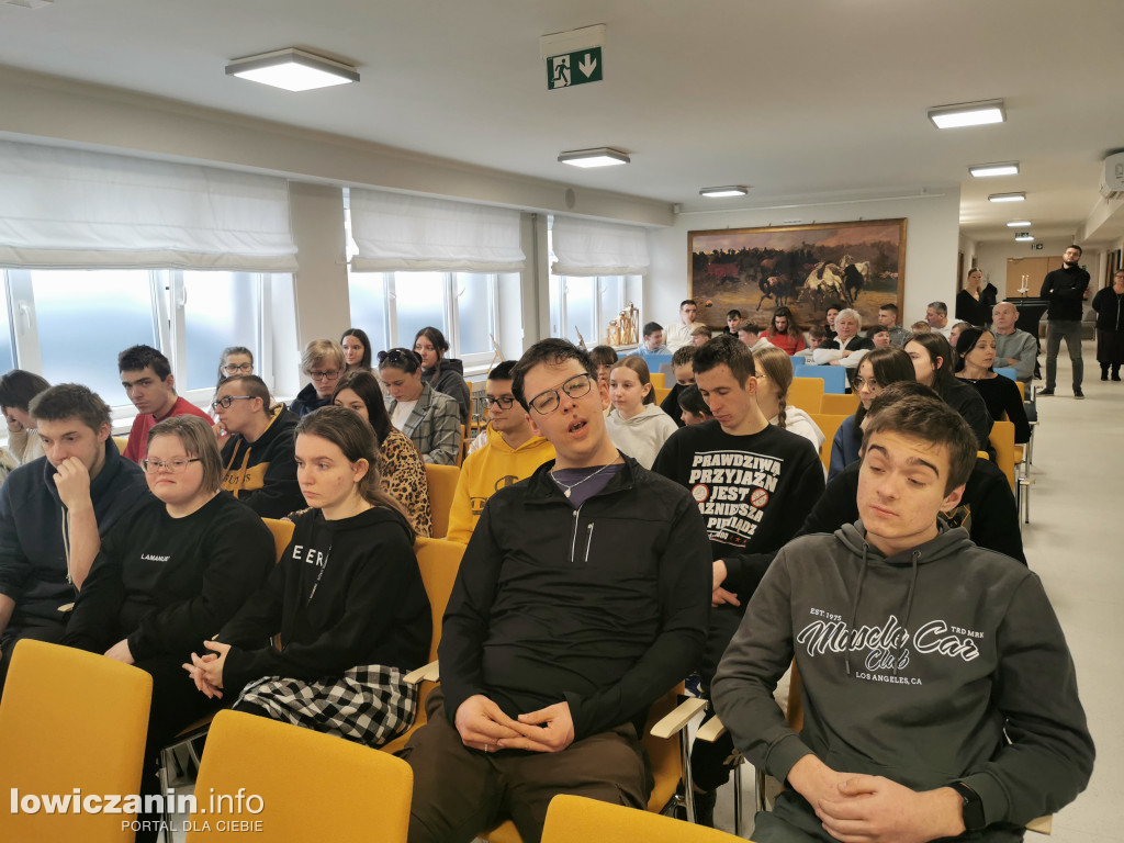 Spotkanie autorskie Mai Mużdżyńskiej w Miejskiej Bibliotece w Łowiczu