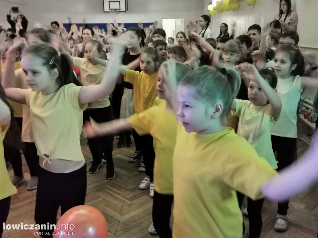 Karnawałowy Dzień Tańca w łowickiej Jedynce