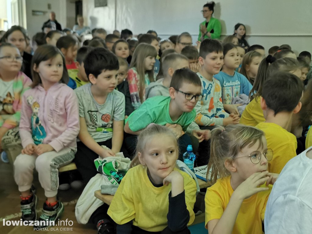 Karnawałowy Dzień Tańca w łowickiej Jedynce