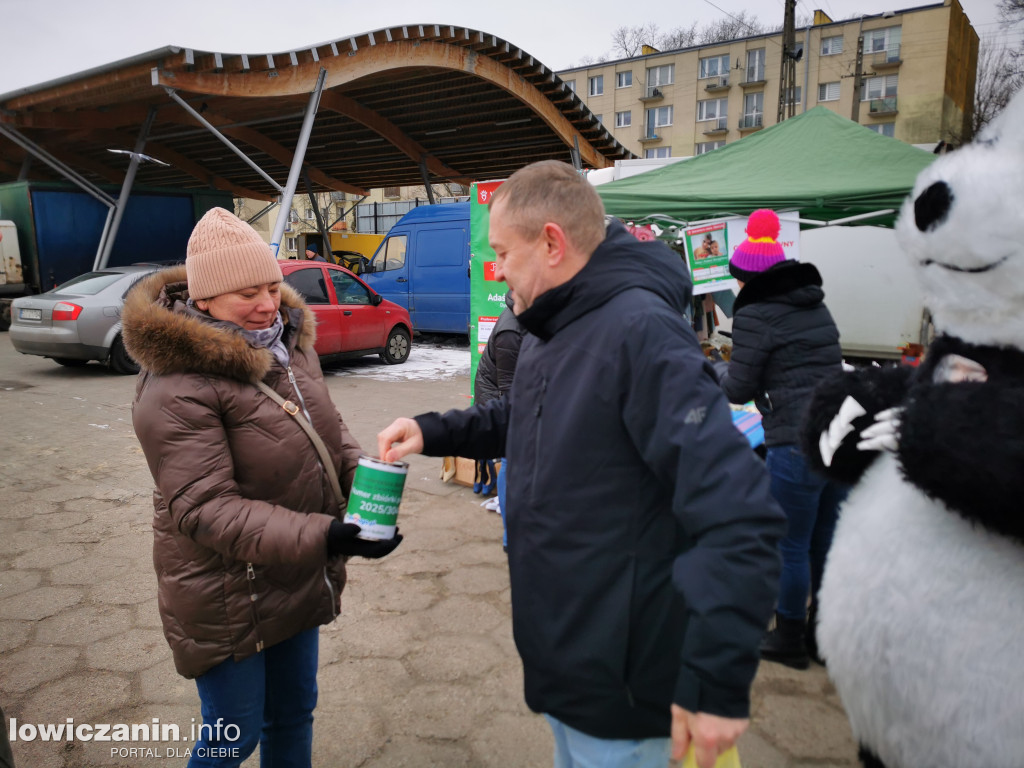 Kiermasz charytatywny na targowisku w Łowiczu