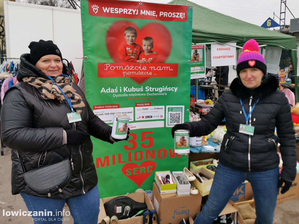 Kiermasz charytatywny na targowisku w Łowiczu