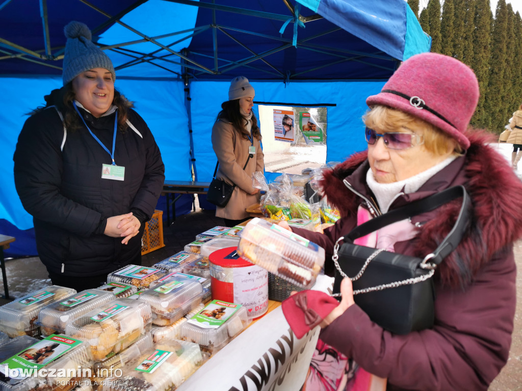 Charytatywny kiermasz ciast w Bełchowie