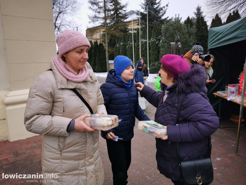 Charytatywny kiermasz ciast w Bełchowie