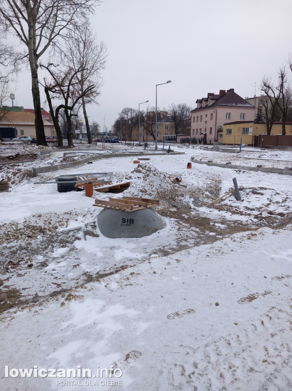 Łowicz. Mróz i śnieg uniemożliwiły prowadzenie prac