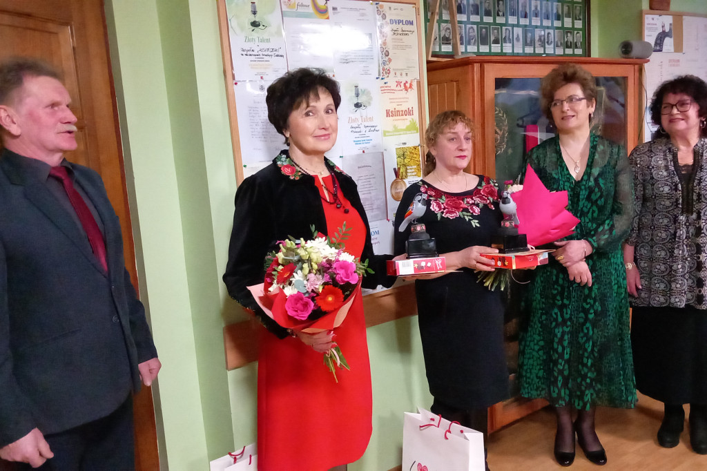 Wręczenie Tyncowych Wróbli przez Zespół Śpiewaczy Ksinzoki