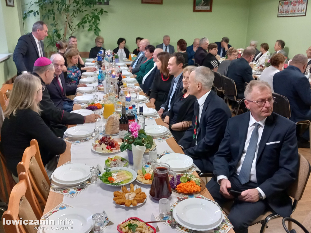 Wręczenie Tyncowych Wróbli przez Zespół Śpiewaczy Ksinzoki