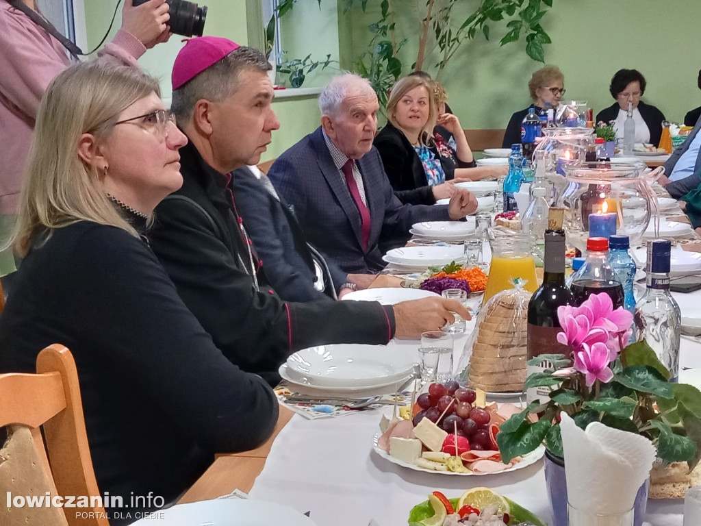 Wręczenie Tyncowych Wróbli przez Zespół Śpiewaczy Ksinzoki