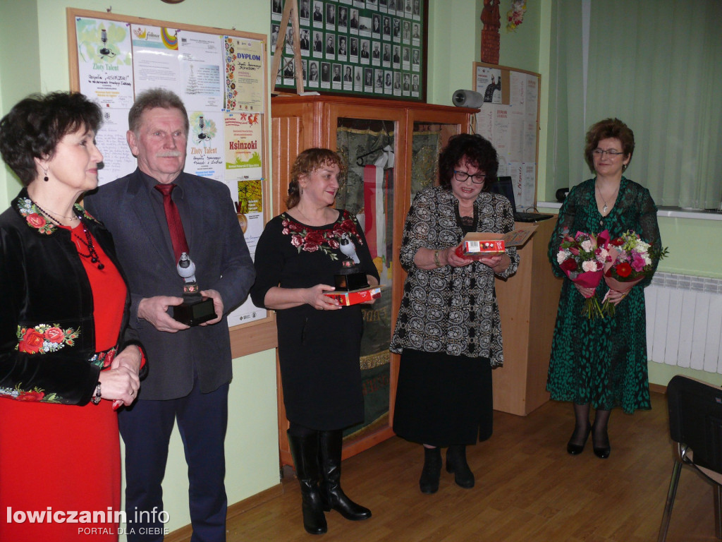 Wręczenie Tyncowych Wróbli przez Zespół Śpiewaczy Ksinzoki