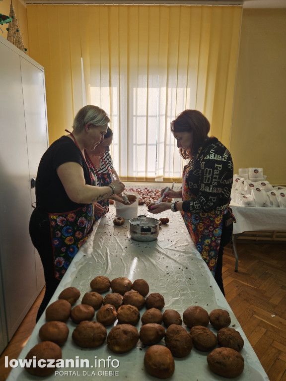 Jutro Tłusty Czwartek, ale pączki smażyły dziś