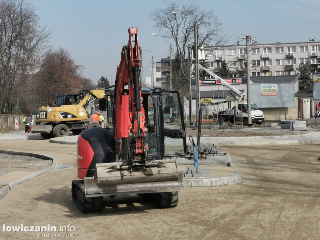 Budowa ronda przy Medyku - w oczekiwaniu na asfalt