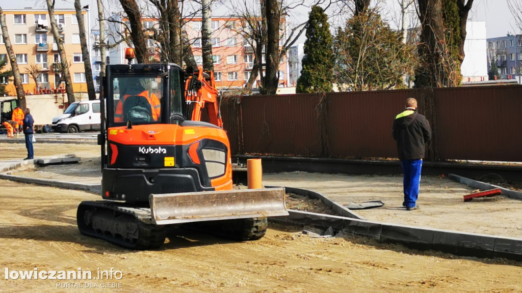 Budowa ronda przy Medyku - w oczekiwaniu na asfalt