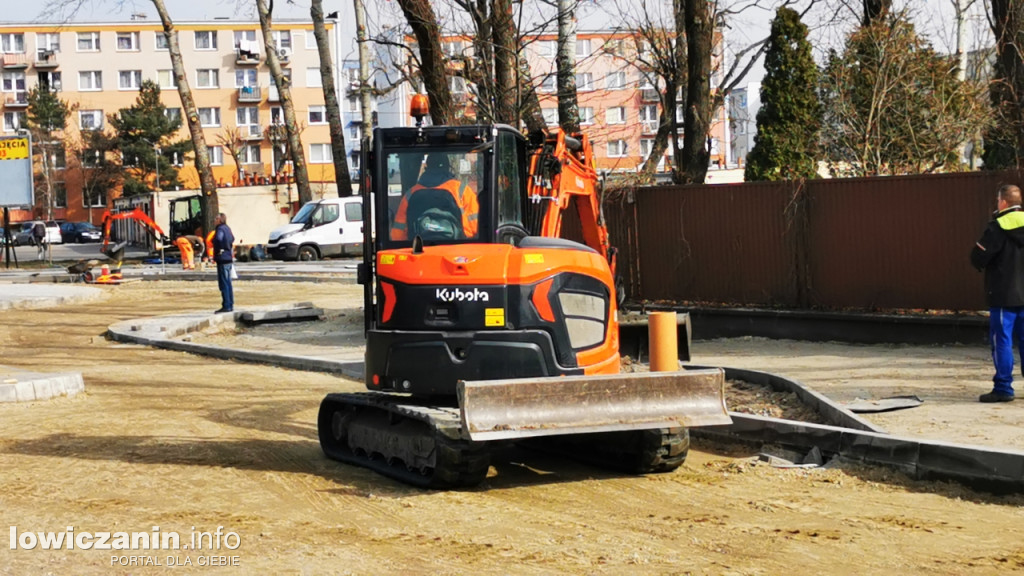Budowa ronda przy Medyku - w oczekiwaniu na asfalt