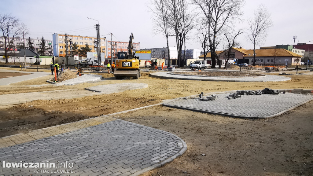 Budowa ronda przy Medyku - w oczekiwaniu na asfalt