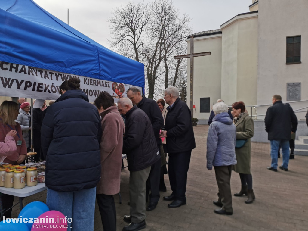 Kiermasz ciast na rzecz Adasia i Kubusia w Głownie