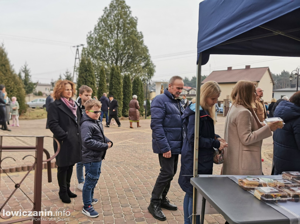 Kiermasz ciast na rzecz Adasia i Kubusia w Bobrownikach