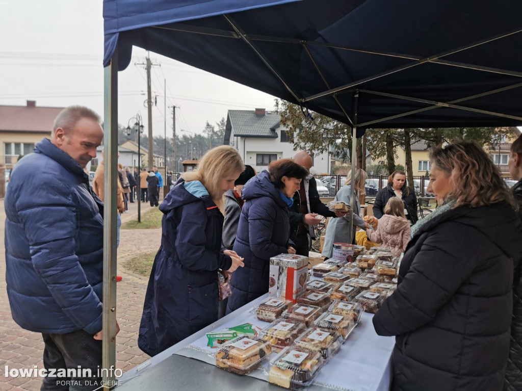 Kiermasz ciast na rzecz Adasia i Kubusia w Bobrownikach