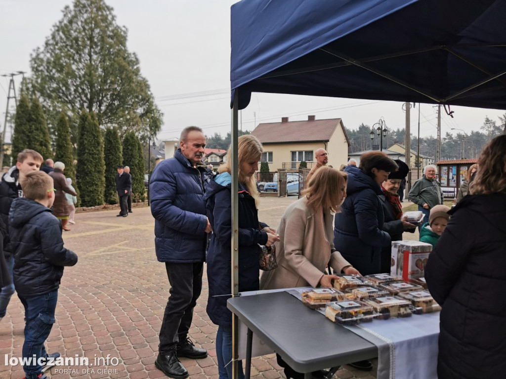 Kiermasz ciast na rzecz Adasia i Kubusia w Bobrownikach