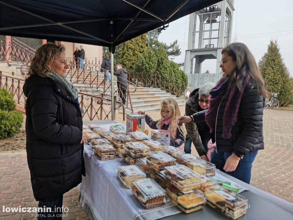 Kiermasz ciast na rzecz Adasia i Kubusia w Bobrownikach