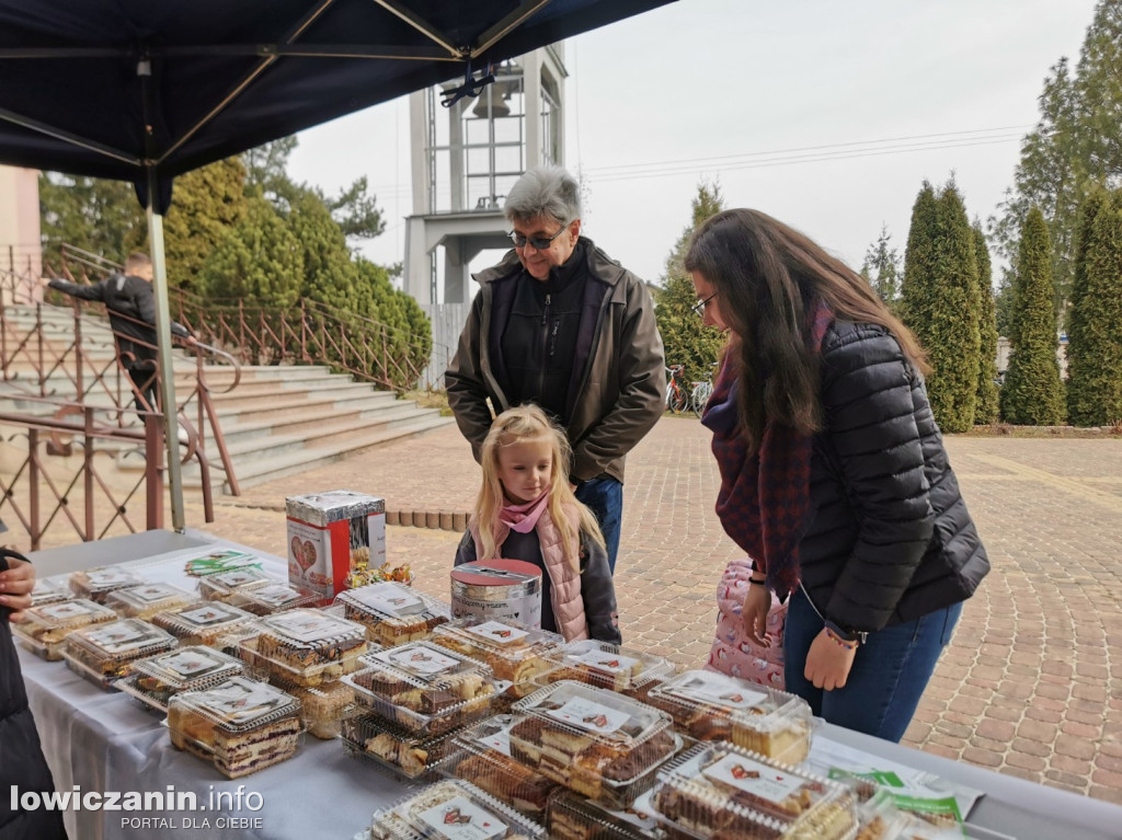 Kiermasz ciast na rzecz Adasia i Kubusia w Bobrownikach