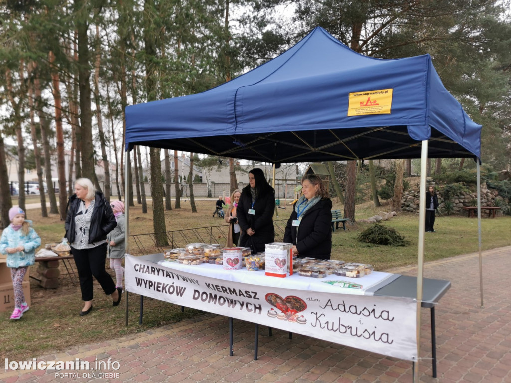 Kiermasz ciast na rzecz Adasia i Kubusia w Bobrownikach