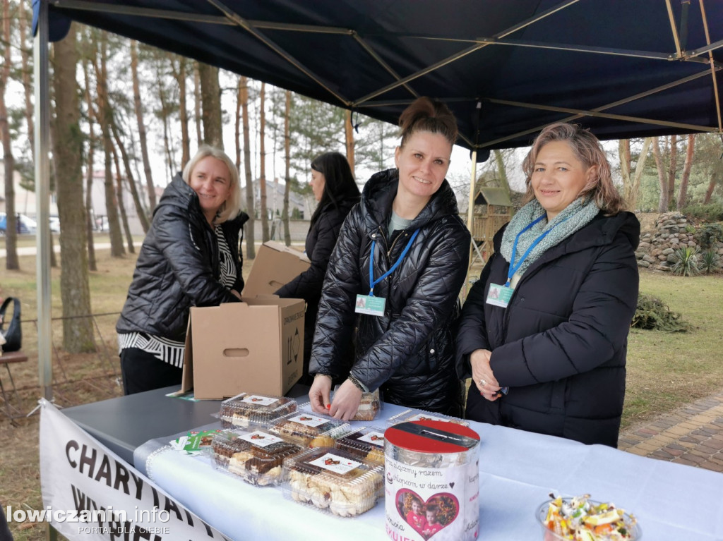 Kiermasz ciast na rzecz Adasia i Kubusia w Bobrownikach