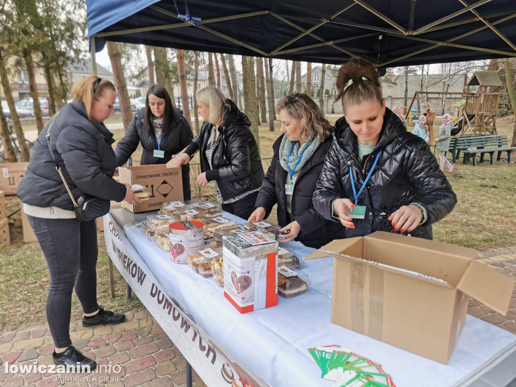 Kiermasz ciast na rzecz Adasia i Kubusia w Bobrownikach