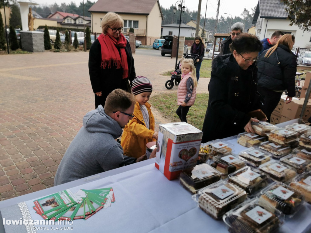 Kiermasz ciast na rzecz Adasia i Kubusia w Bobrownikach