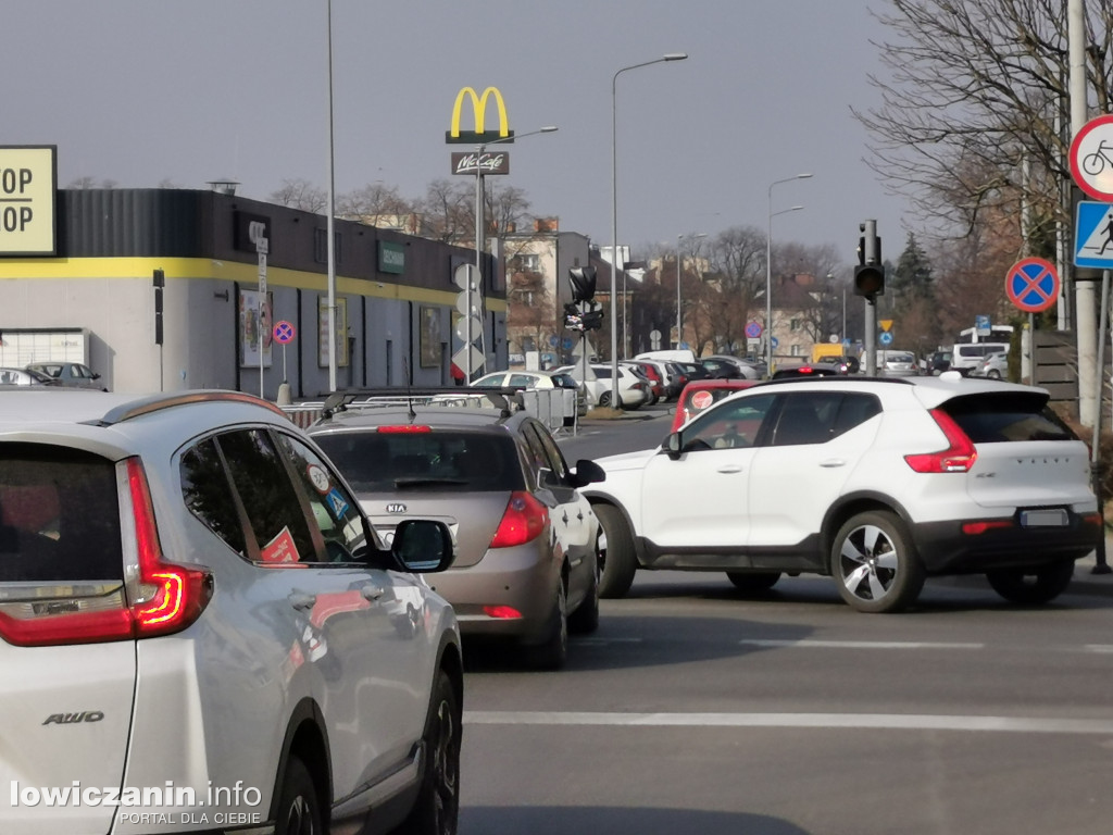 Zmiana organizacji ruchu na ul. Sikorskiego w Łowiczu