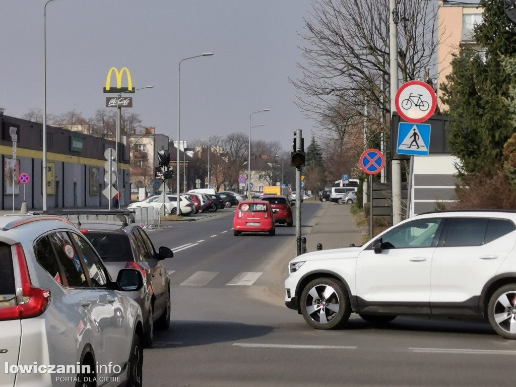 Zmiana organizacji ruchu na ul. Sikorskiego w Łowiczu