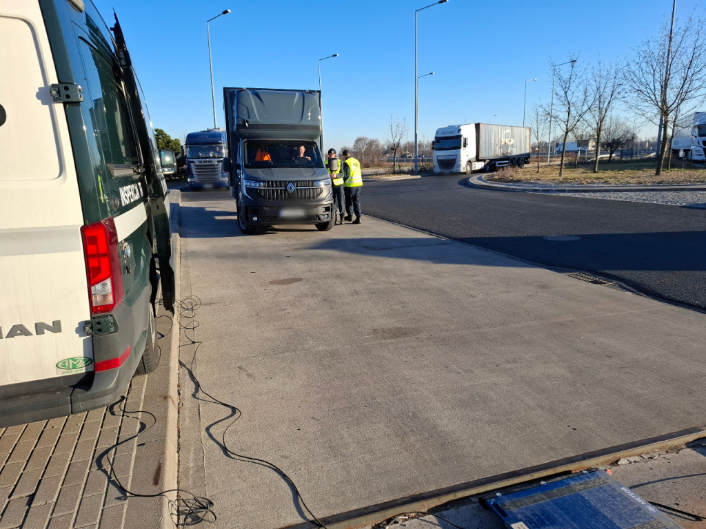 Przeważone pojazdy ujawnione przez inspektorów