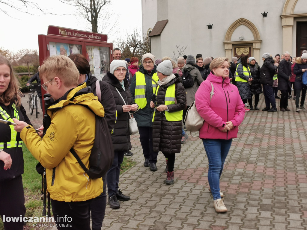 Nocna Droga Krzyżowa w Łyszkowicach