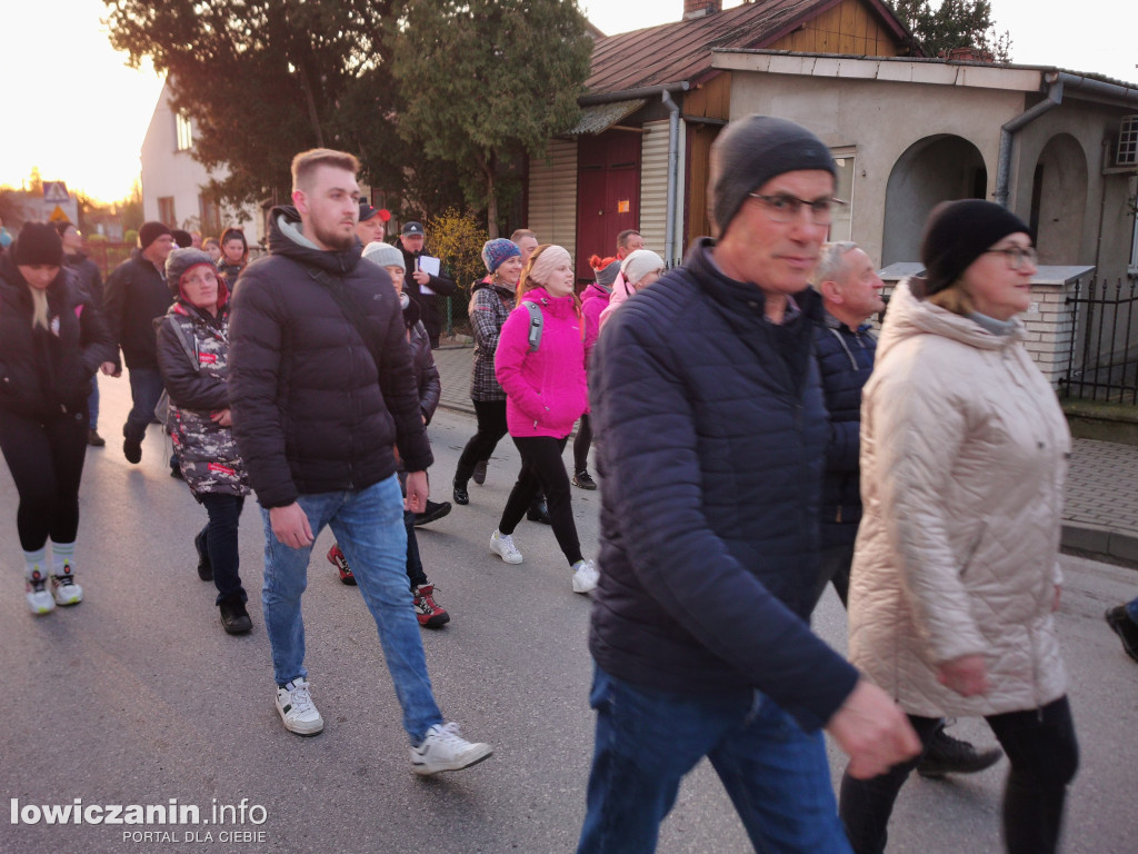 W Kiernozi wyruszyła Nocna Droga Krzyżowa