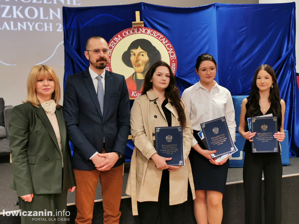 Pożegnanie maturzystów w II LO w Łowiczu