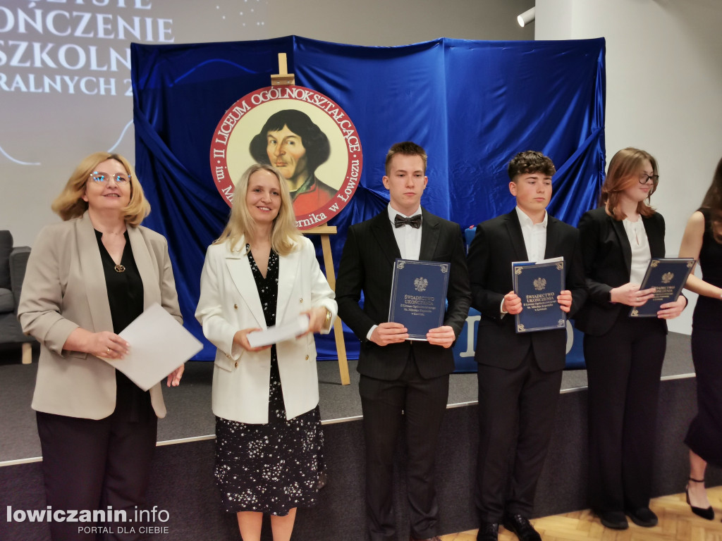 Pożegnanie maturzystów w II LO w Łowiczu