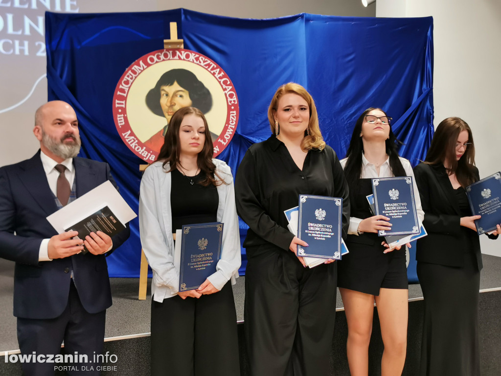 Pożegnanie maturzystów w II LO w Łowiczu