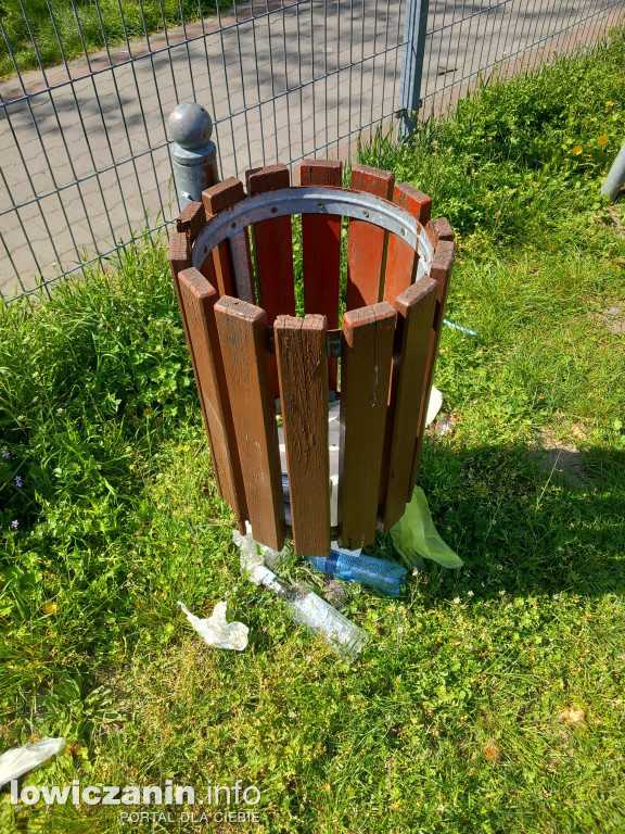 Plac zabaw na os. Starzyńskiego w Łowiczu