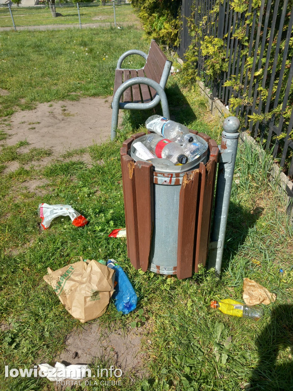 Plac zabaw na os. Starzyńskiego w Łowiczu