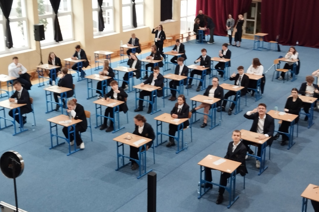 Matura z j. polskiego w pijaskim LO