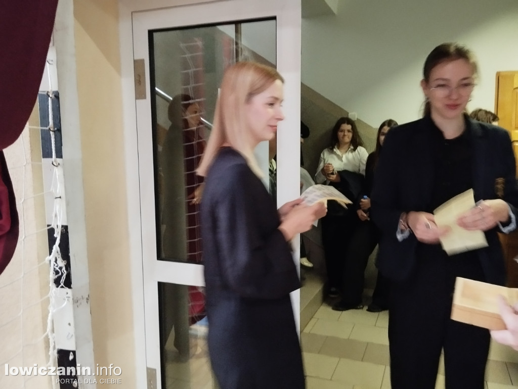 Matura z j. polskiego w pijaskim LO