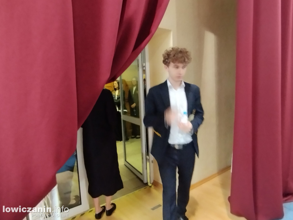 Matura z j. polskiego w pijaskim LO