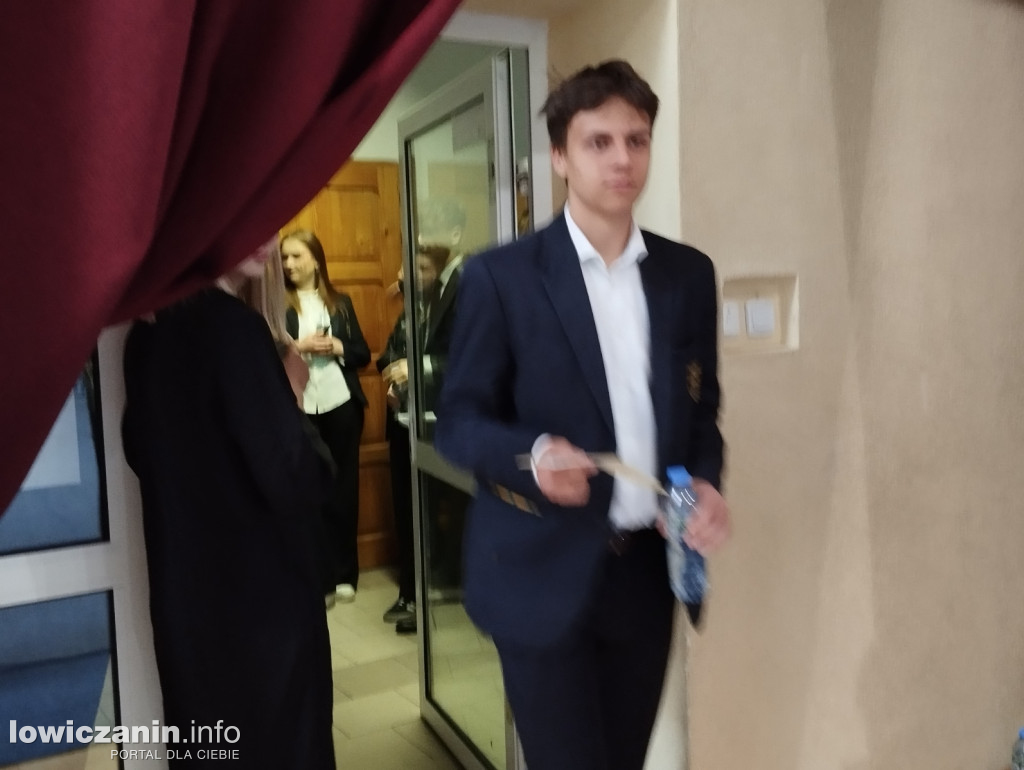 Matura z j. polskiego w pijaskim LO