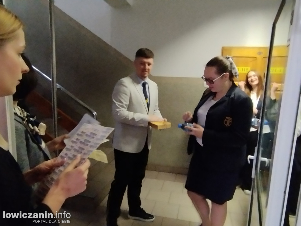 Matura z j. polskiego w pijaskim LO