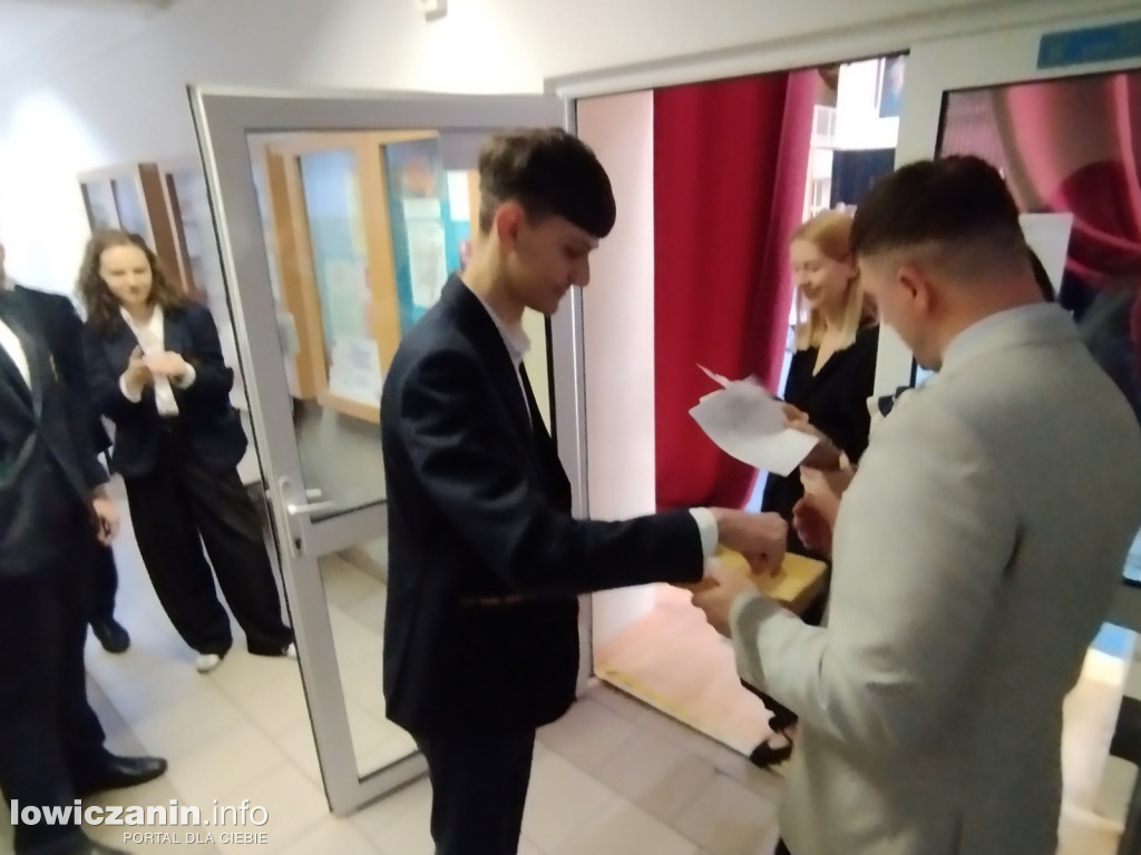 Matura z j. polskiego w pijaskim LO