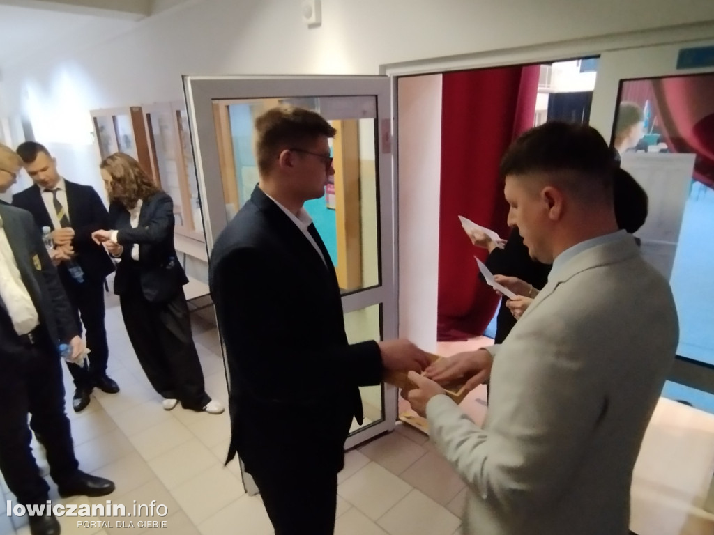Matura z j. polskiego w pijaskim LO