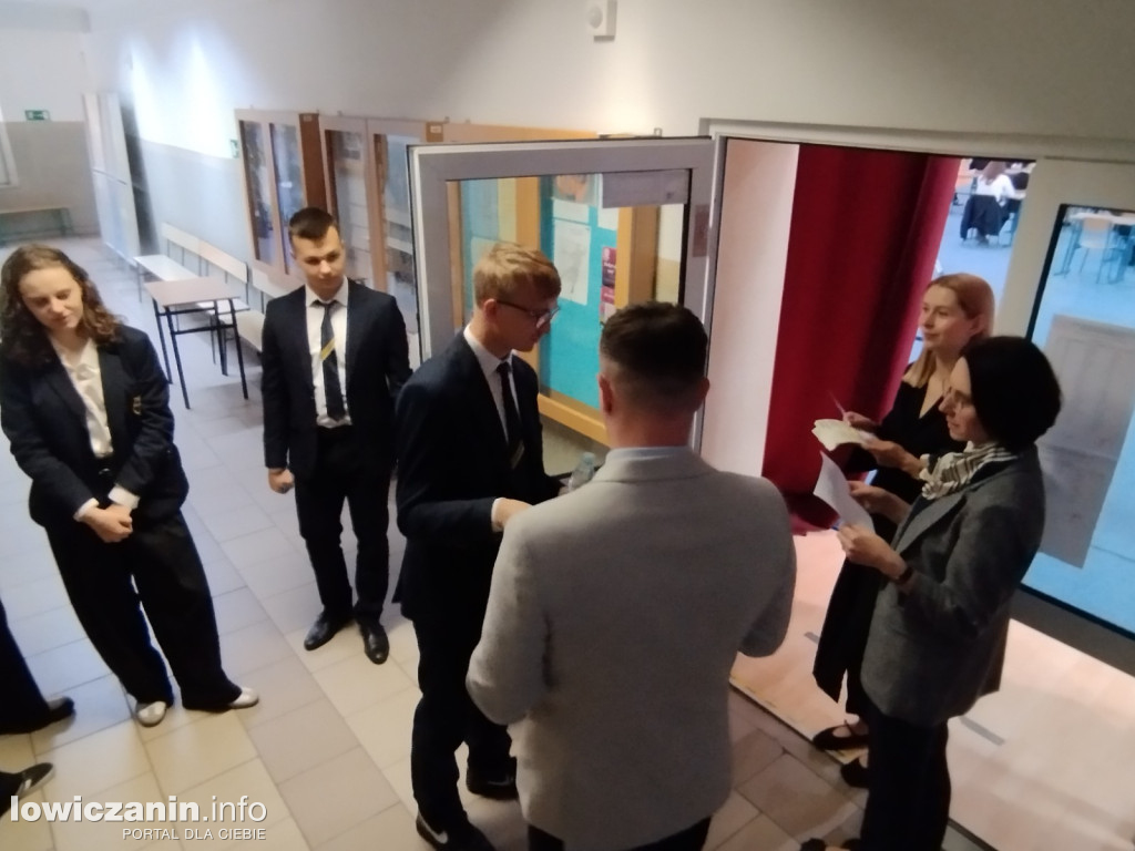 Matura z j. polskiego w pijaskim LO