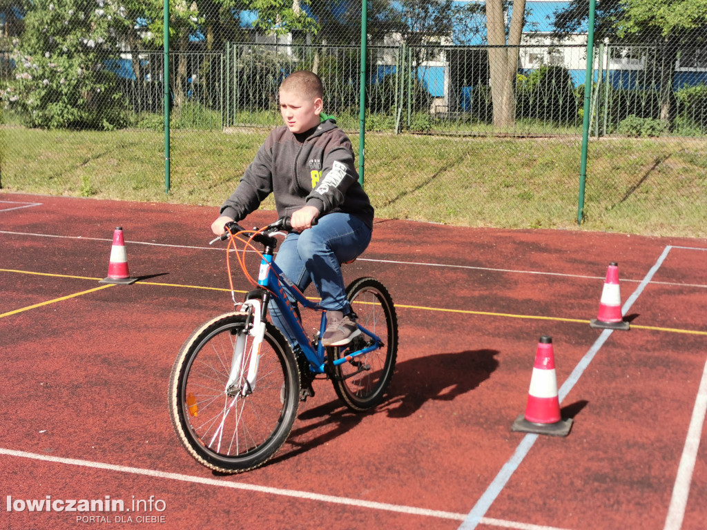 Egzamin na kartę rowerową w SP 1 w Łowiczu