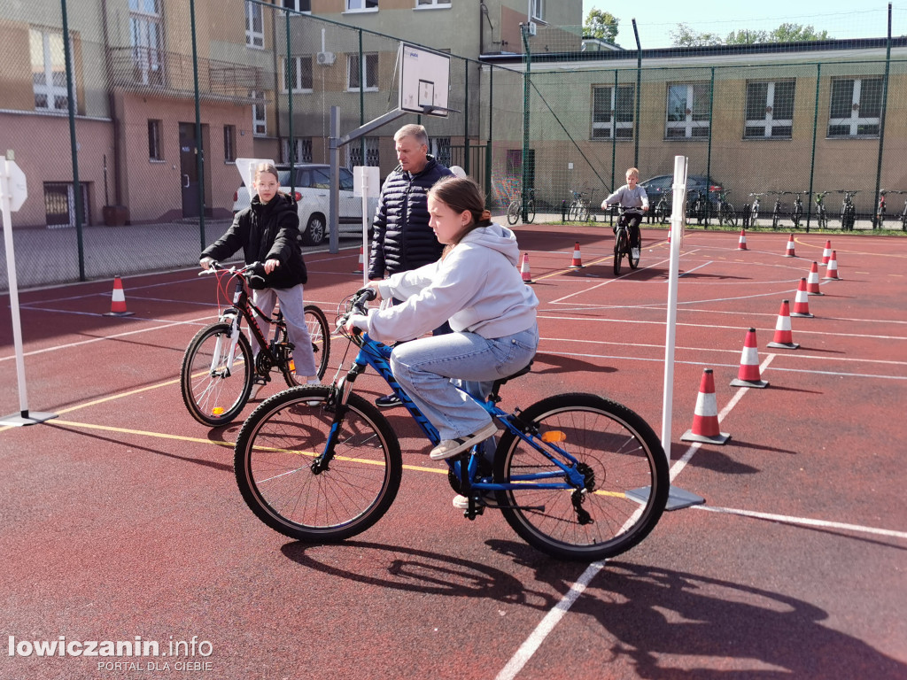 Egzamin na kartę rowerową w SP 1 w Łowiczu